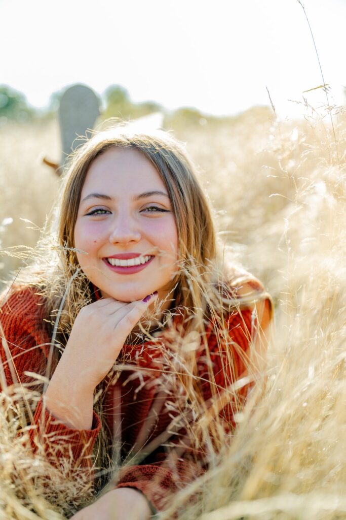 seattle senior pictures discovery park tall grass girl