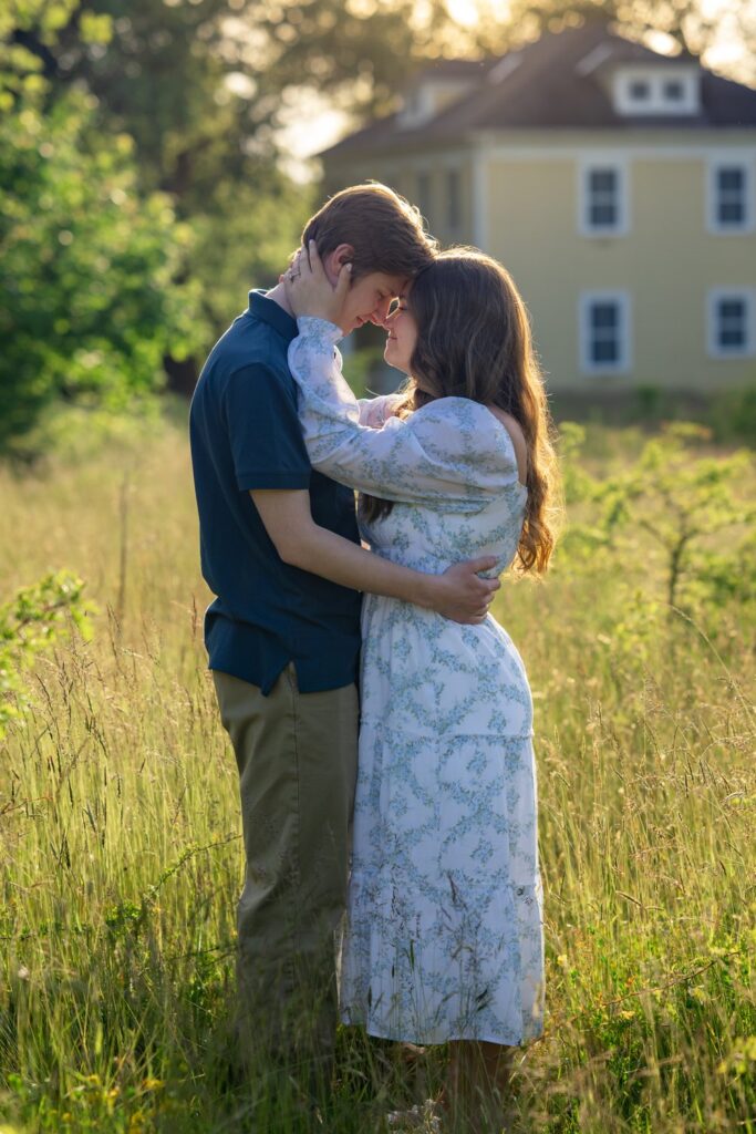 Seattle park golden hour engagement portraits in the spring