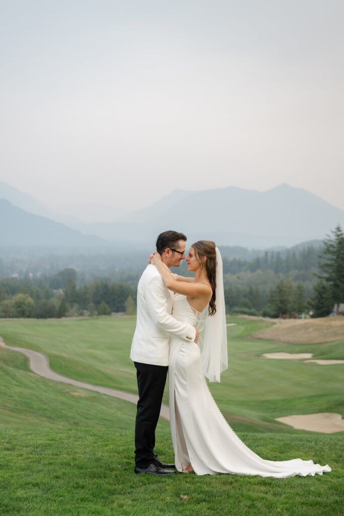 snoqualmie golf course wedding